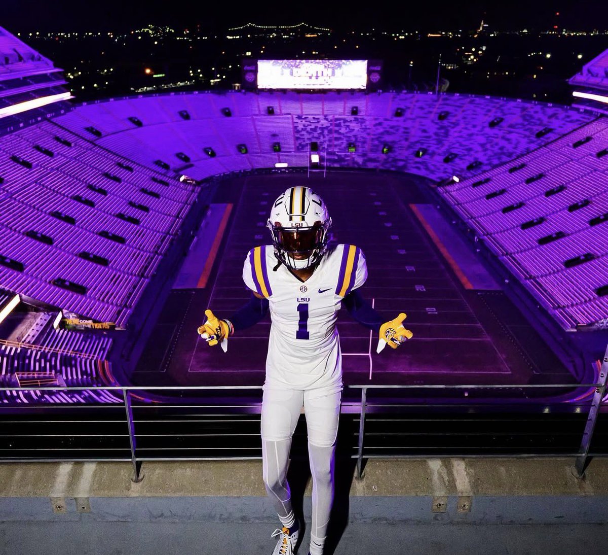 Lane Kiffin’s first Signing Day as the HC of the #LSU Tigers:

- No. 1 DL in America: Richard Anderson
- No. 1 WR in Louisiana: Jabari Mack
- No. 1 OL in Louisiana: Brysten Martinez
- No. 4 WR in Louisiana: Brayden Allen
- No. 2 WR in Alabama: Corey Barber
- Etc.

More to come.