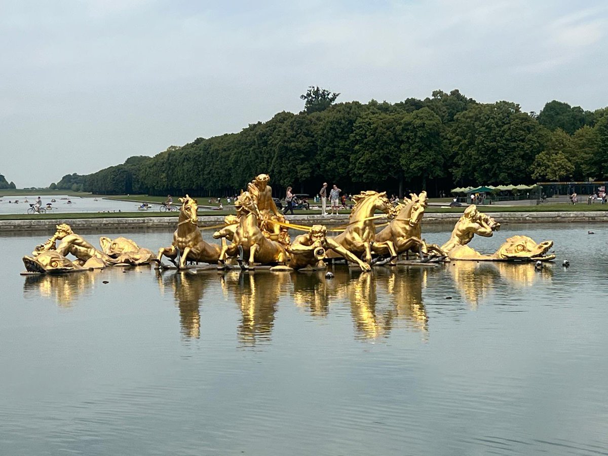 [cultura ]✨Nel cuore di Versailles , il salone degli Specchi si erge come un tempio della cultura , dove storia e bellezza si riflettono in ogni angolo . Un luogo che racconta un’eredità culturale senza tempo ! #ExploreFrance #versailles