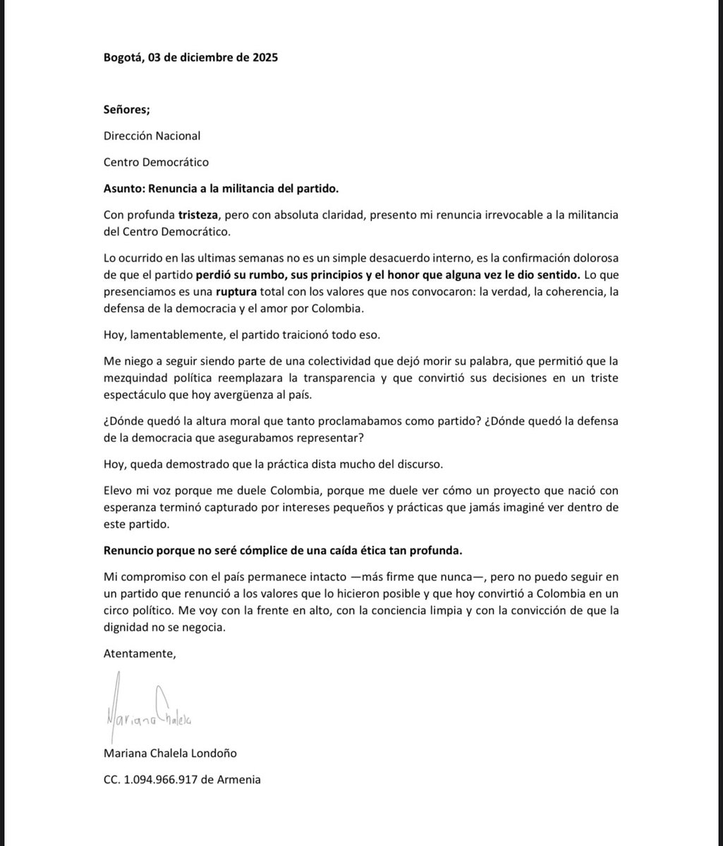 lachalela26's tweet photo. Les comparto mi carta de renuncia al @CeDemocratico, mi decisión obedece a la falta de coherencia del mismo, no tiene nada que ver con temas de cámara ni senado como algunos medios lo han difundido, aquí lo explica un poco mejor.
Mi objetivo es y siempre será COLOMBIA🇨🇴 https://t.co/X7xFFyXF5J