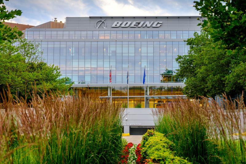 AviationWeek's tweet image. #Boeing Chief Financial Officer Jay Malave said Dec. 2 that the company expects to report a $2 billion cash burn for all of 2025, better than predicted before.

✈️ Read more: aviationweek.com/air-transport/…

@Boeing