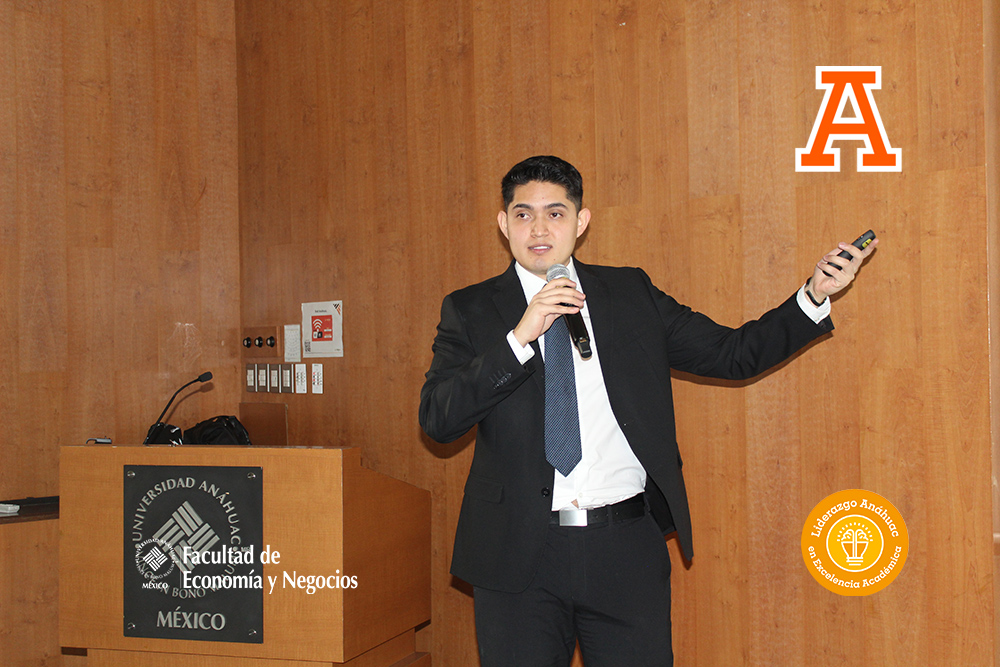 Alumnos de Economía presentaron sus proyectos de investigación en el VII Seminario de Investigación Económica. 

Un espacio que potencia el perfil académico y profesional de nuestros futuros economistas, fomentando la investigación económica y la difusión de conocimiento.