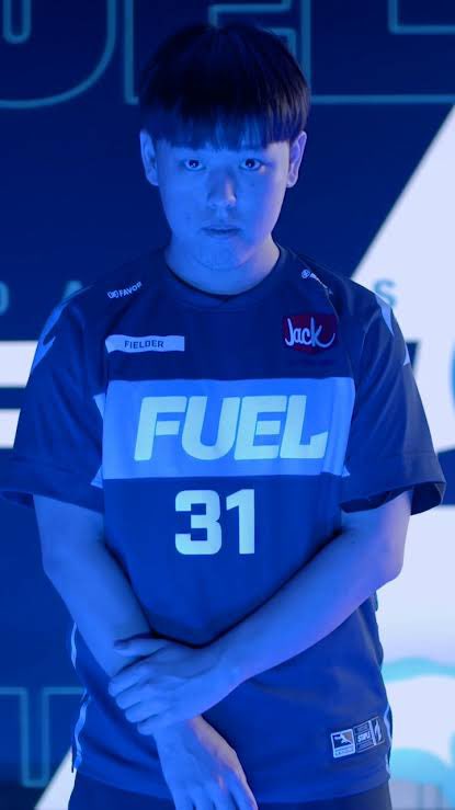 leeejaegon's tweet image. Epstein: Master, I am alive and well. They all took the bait. They think I was the one behind the island, behind everything. Nobody knows it was you all along.
???: Good job, my apprentice
*A masked figure steps from the shadows*
Fielder: Next step… setting you free.