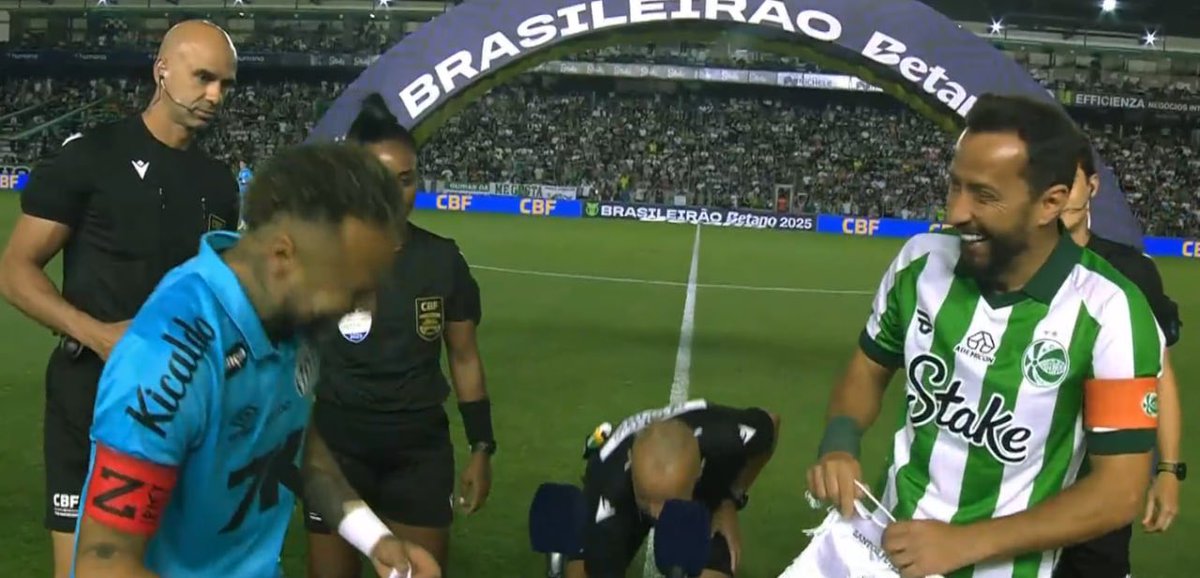 o time dos cara caindo e eles no show de resenha antes do jogo kkkkkkkkkkk vsf