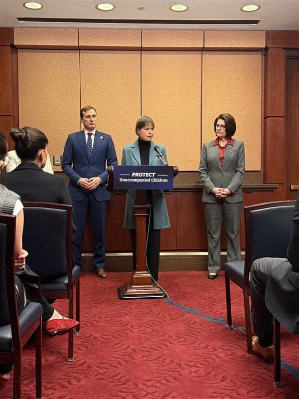 supportKIND's tweet image. KIND President Wendy Young joins @SenCortezMasto, @RepDanGoldman, and @repdeliaramirez to stress the need for the Upholding Protections for Unaccompanied Children Act: a targeted fix that ends restrictive immigration fees and restores core child protection safeguards.