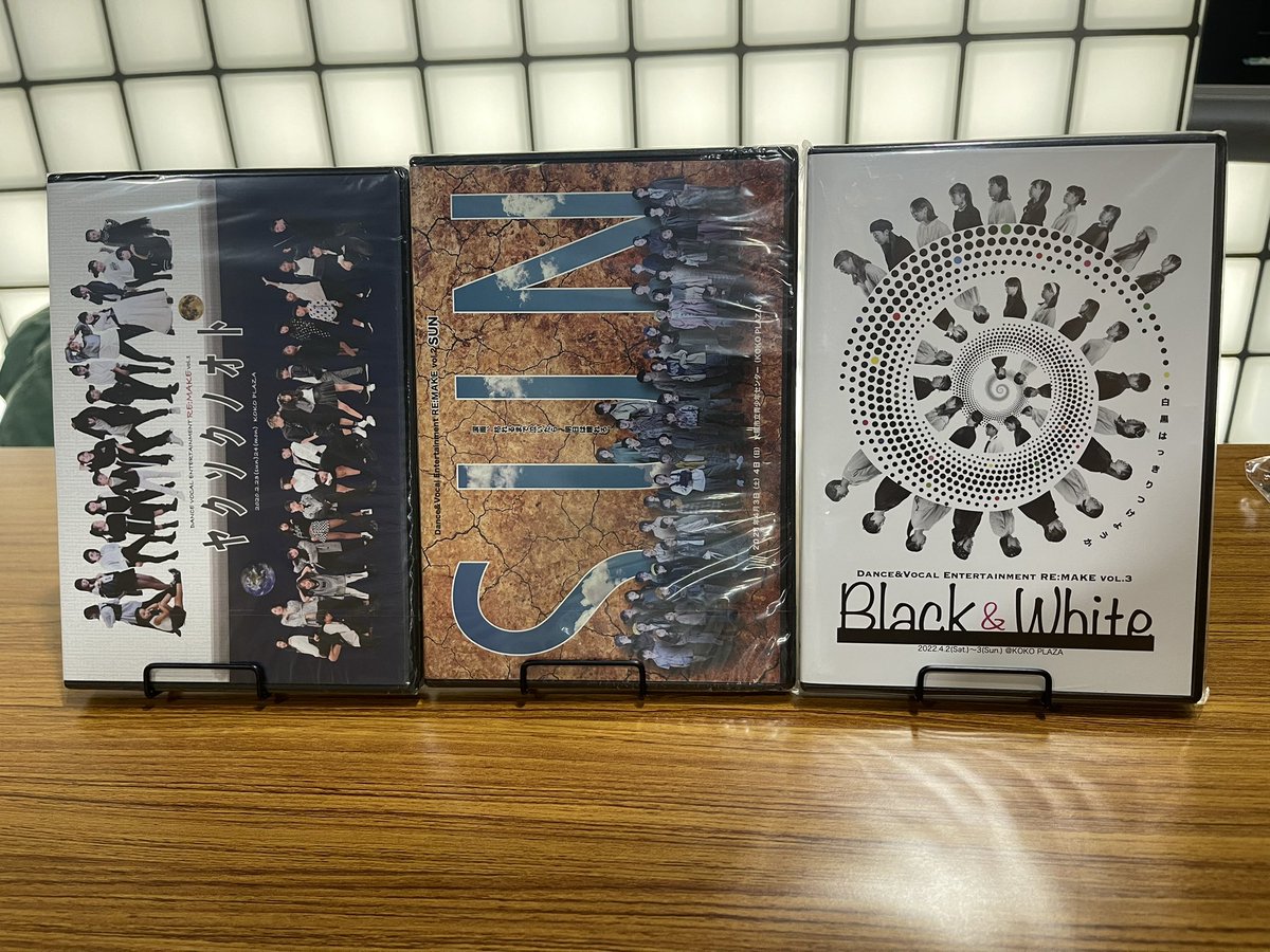 RE:MAKE vol.4『AI』見どころ13 グッズ

•公演TシャツS•M•L•XL 各¥4,000
•MUSIC Card 4曲入り ¥1,500
•ステッカー　2枚組 ¥500
•RE:MAKE過去公演DVD 各¥3,800

是非物販ブースもお楽しみ下さい！
終演後は混み合いますので、開演前の購入がおすすめ！

ご予約は
x.gd/REMAKEAI
まで！
