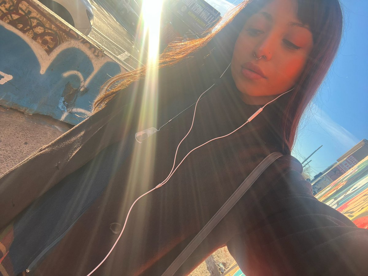 🦂 (@leeverze) on Twitter photo 