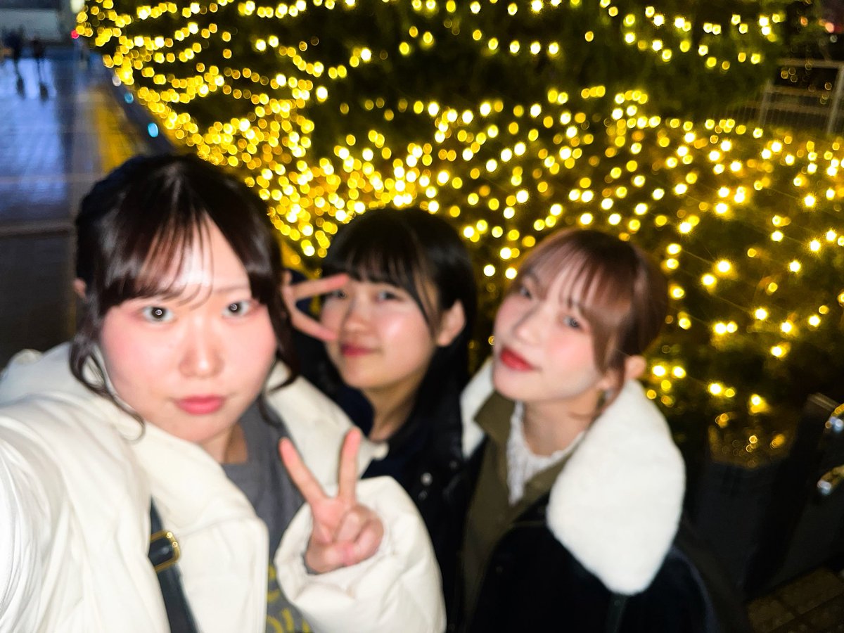 abe_mi_425's tweet image. ソープロの時から知ってくださってる方は懐かしい気持ちになるかもしれないメンツ

もんじゃ食べたり、イルミネーション見てみたりとても楽しんだ🤤🤤

   #Glanz #阿部未空