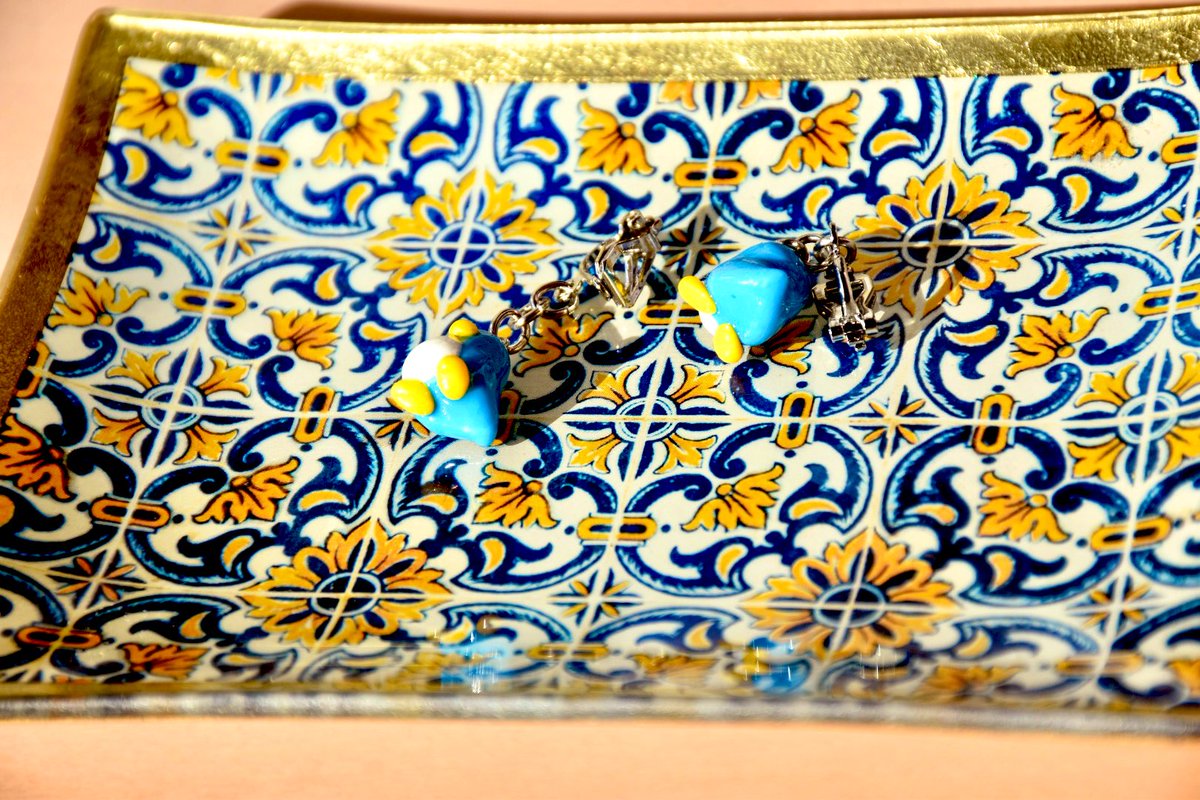 CrayRaan's tweet image. ペンギンのイヤリングを作りました。