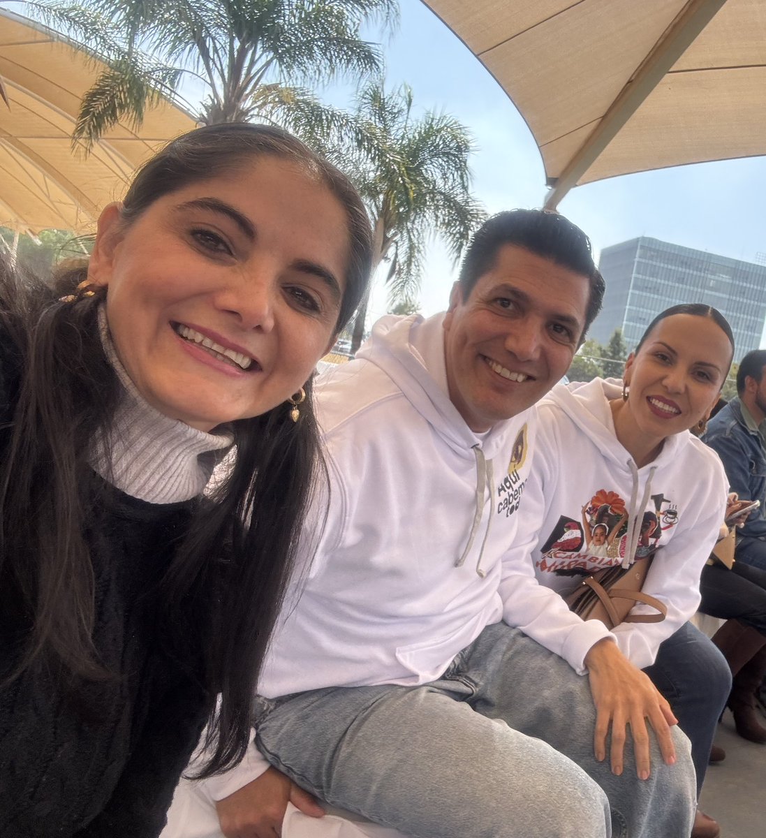 CabezaAlCielo's tweet image. #SabíasQue el 80% de los papás de #PCD de talla baja son de talla promedio
Hoy @gerardo_gaya nos recordó que el amor de padres es infinito, que la accesibilidad es para todos sin excepción ni etiqueta, que al amor es el motor más poderoso
#DiaInternacionalDeLasPersonasDeTallaBaja