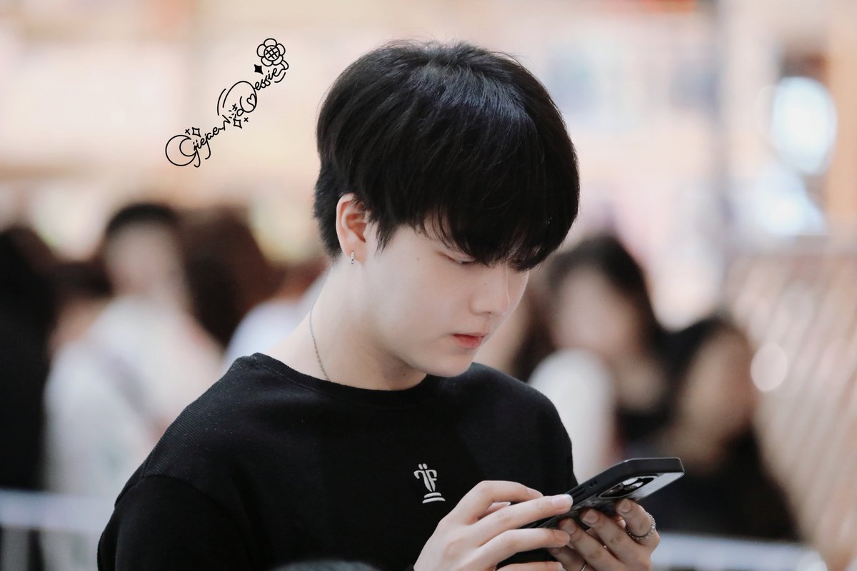 cjiejae's tweet photo. #teepor_tp @teepor_tp
This time, at a friend's request, I took a photo of the person she misses.I don't know how it turned out, but I hope she likes it. https://t.co/VqNjEbl3xG