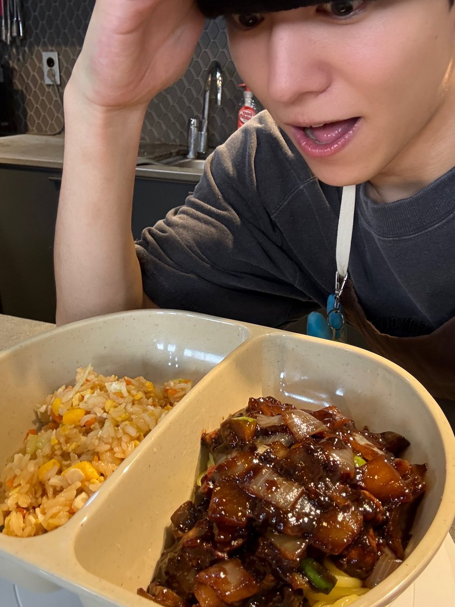 WM_ONOFF's tweet image. [#유 #U]
둘다 넘 맛있게 완전👨🏻‍🍳⭐️
#울또네_다람쥐_식탁