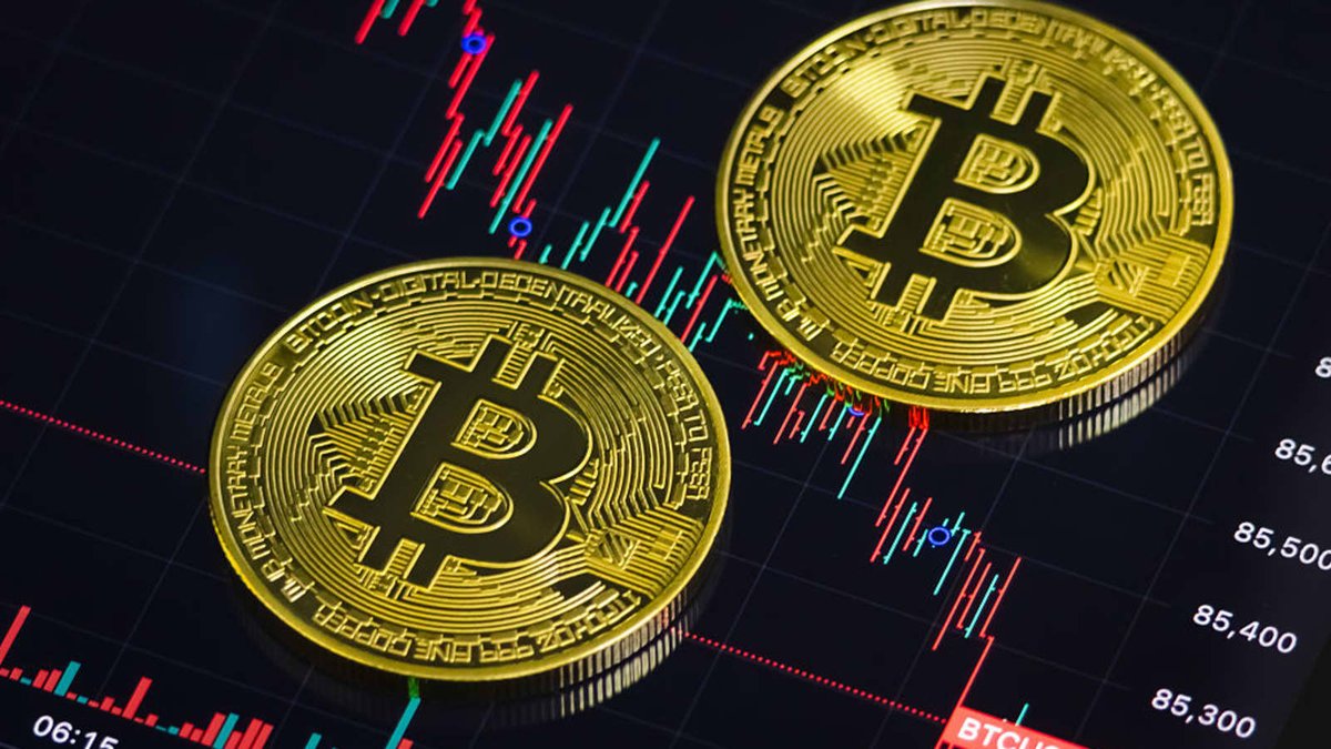 Jamyies's tweet photo. 🚨News: Bank of America now officially recommends that eligible clients allocate up to 4 % of their investment portfolios to cryptocurrencies including Bitcoin via regulated vehicles like ETFs. https://t.co/yzVEnVjFED