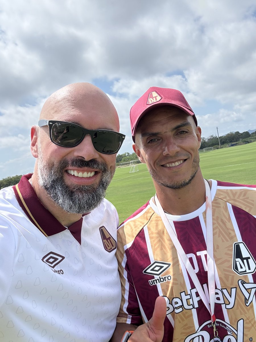 Mi <a href="/cdtolima/">Club Deportes Tolima</a> a una nueva final del FPC, a falta de un partido de los cuadrangulares. Grande, profe! Grande EQUIPO!

“¡HOY ES UN DÍA DE FIESTA EN LA MUSICAL!”