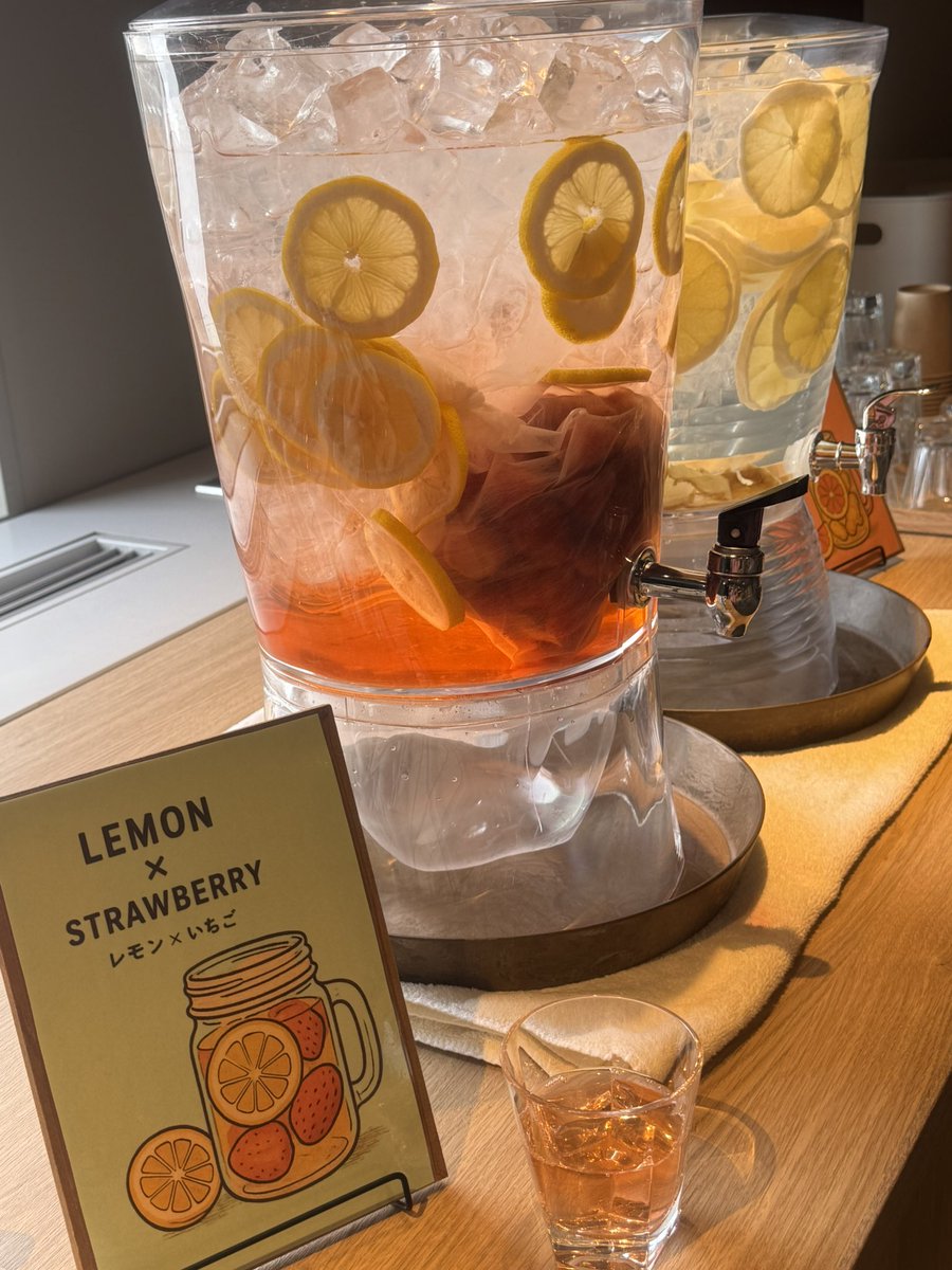 goma_1_purin's tweet image. #電気じかけの予言者たち
 #TMNETWORK

蔵書いっぱいあるけど
持ち込みしました 

温泉♨️入って
本日のデトックスウォーター飲んで
まったりします(つ´∀｀)つ