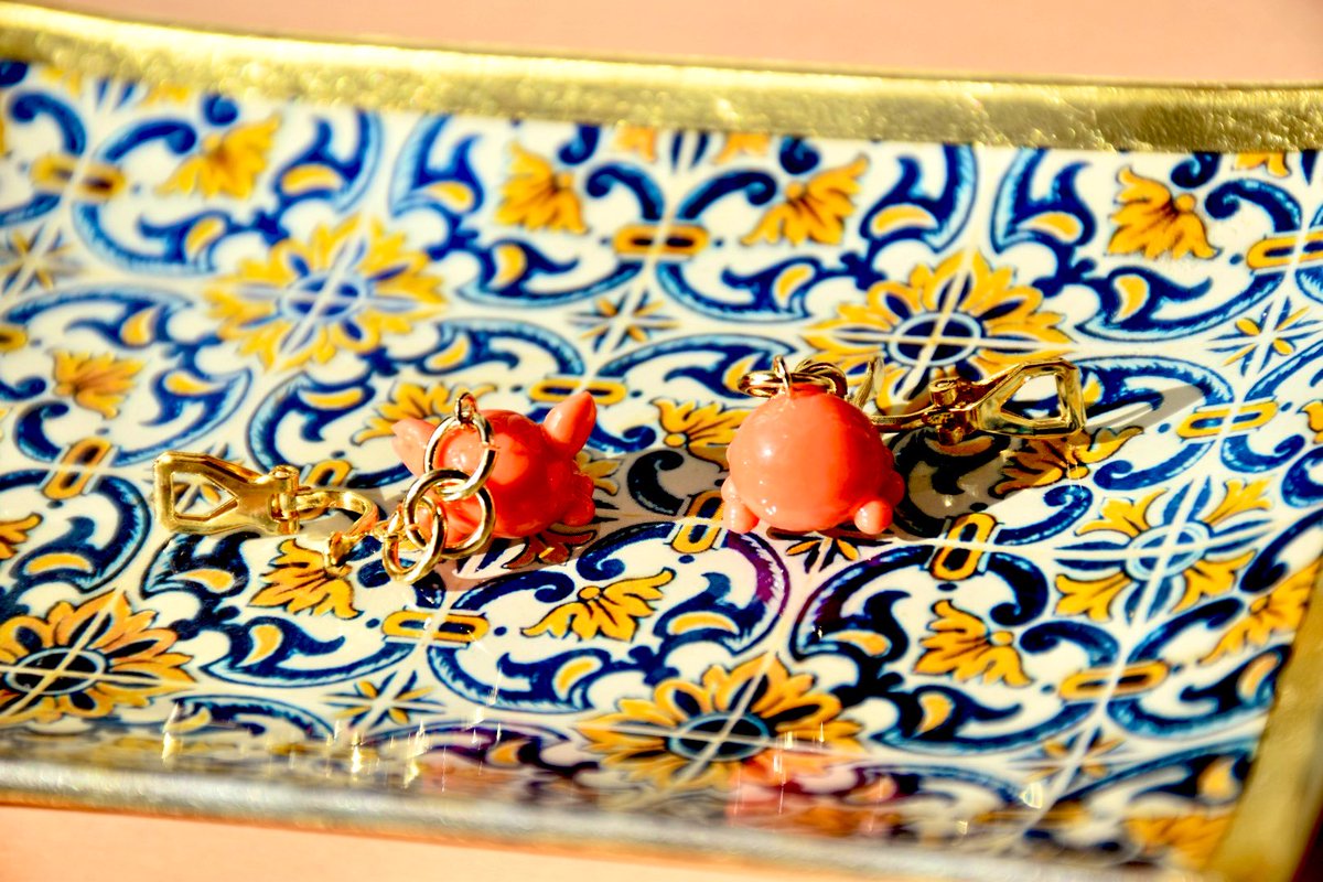 CrayRaan's tweet image. カニのイヤリングを作りました。
#樹脂粘土　#イヤリング