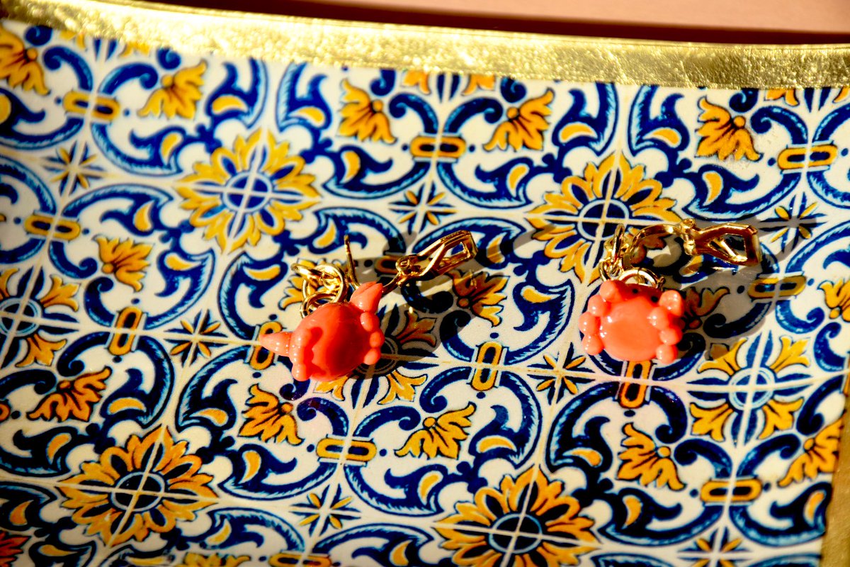 CrayRaan's tweet image. カニのイヤリングを作りました。
#樹脂粘土　#イヤリング