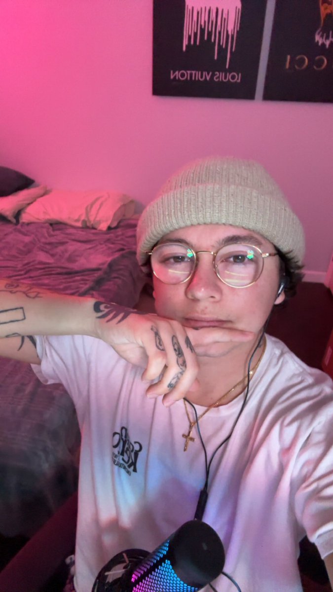 Twitch.tv/ButterzzR6