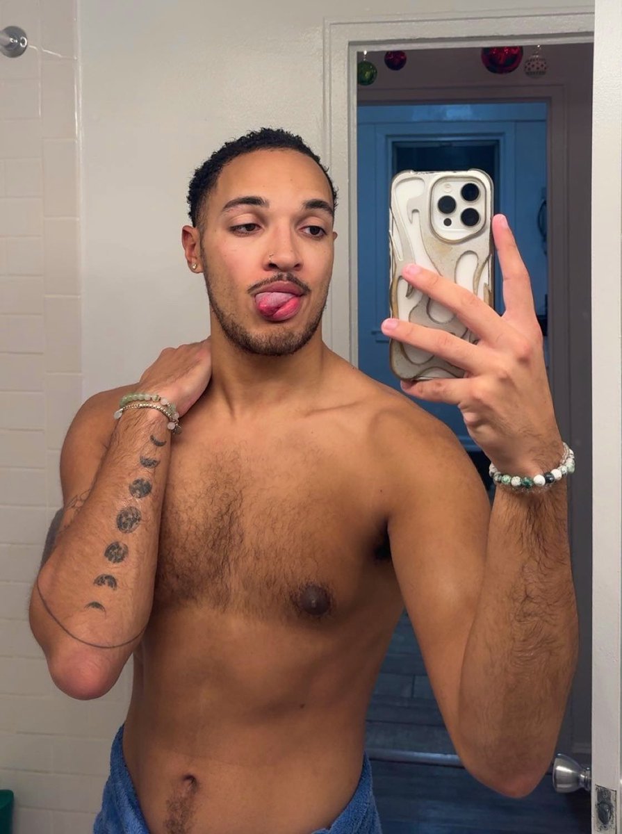 l20something's tweet image. everyone drop their top artist