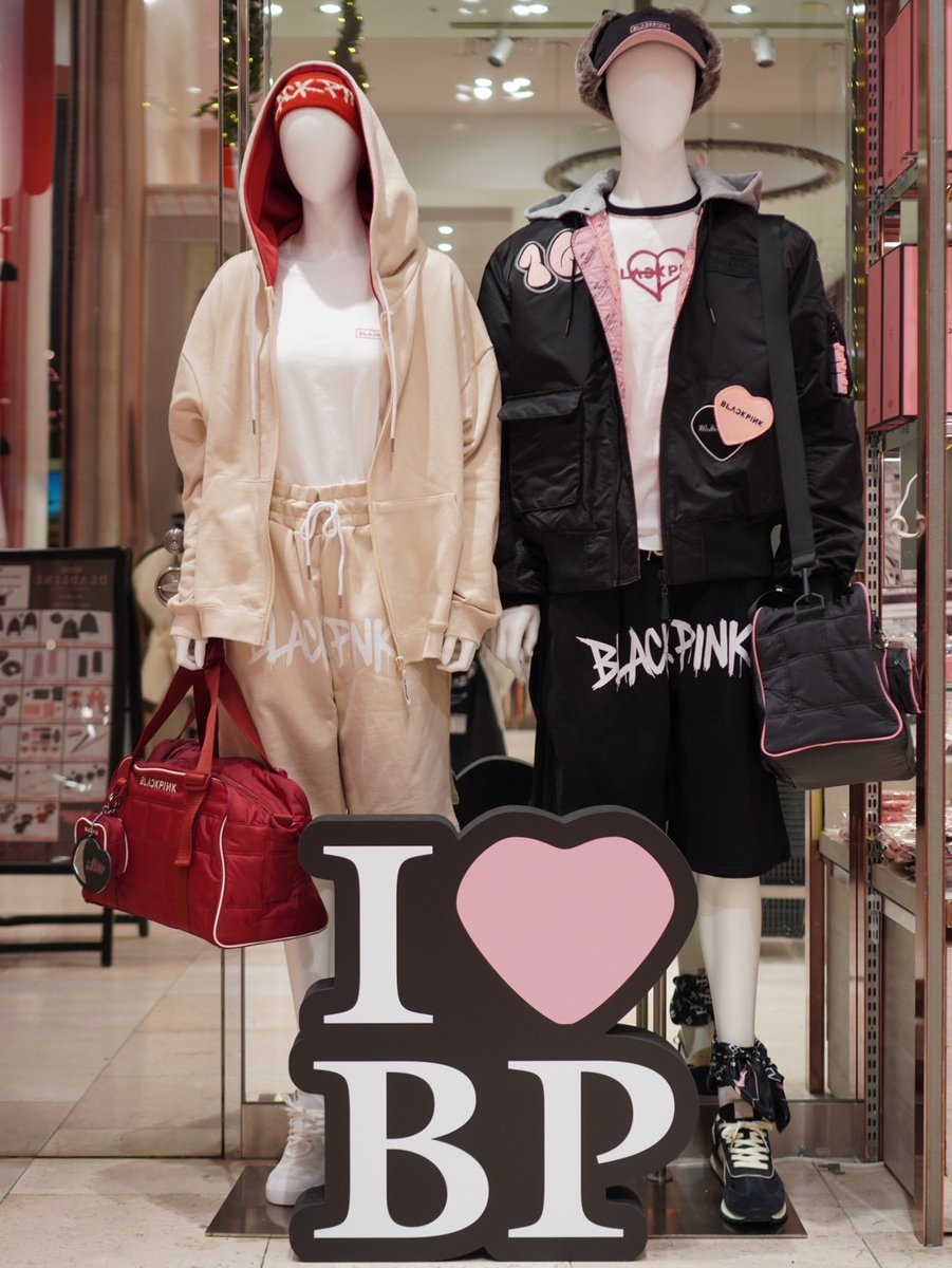 BLACKPINK】 本日より、｟ 大丸梅田店 ｠がOPEN💗 新発売のVol.5 GOODS
