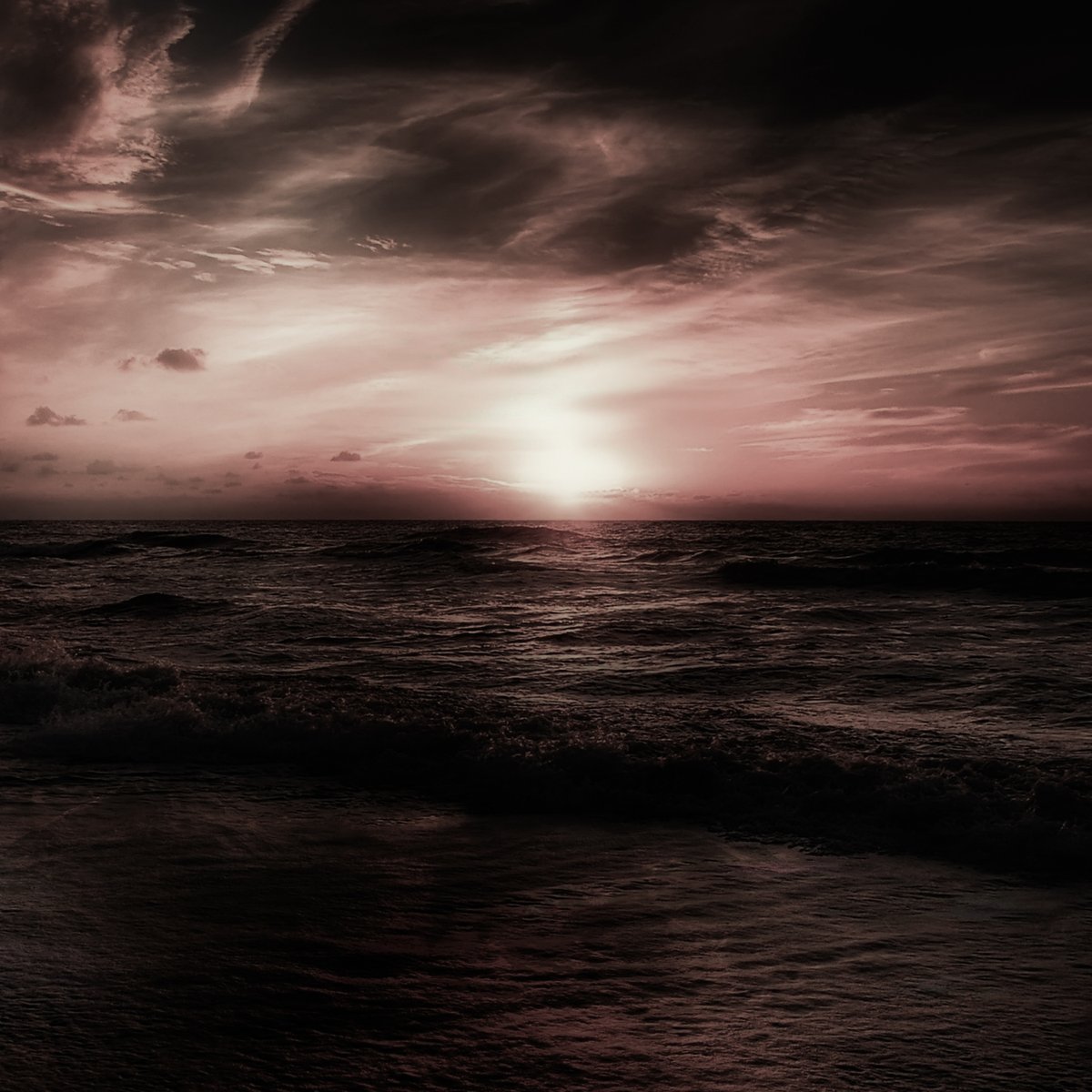 【予告】
12/10(水) 0:00- 
新しいシングル「弔いの海 (Hello1103 Remix)」を
デジタルリリースします

linkco.re/Xh8M1YB9