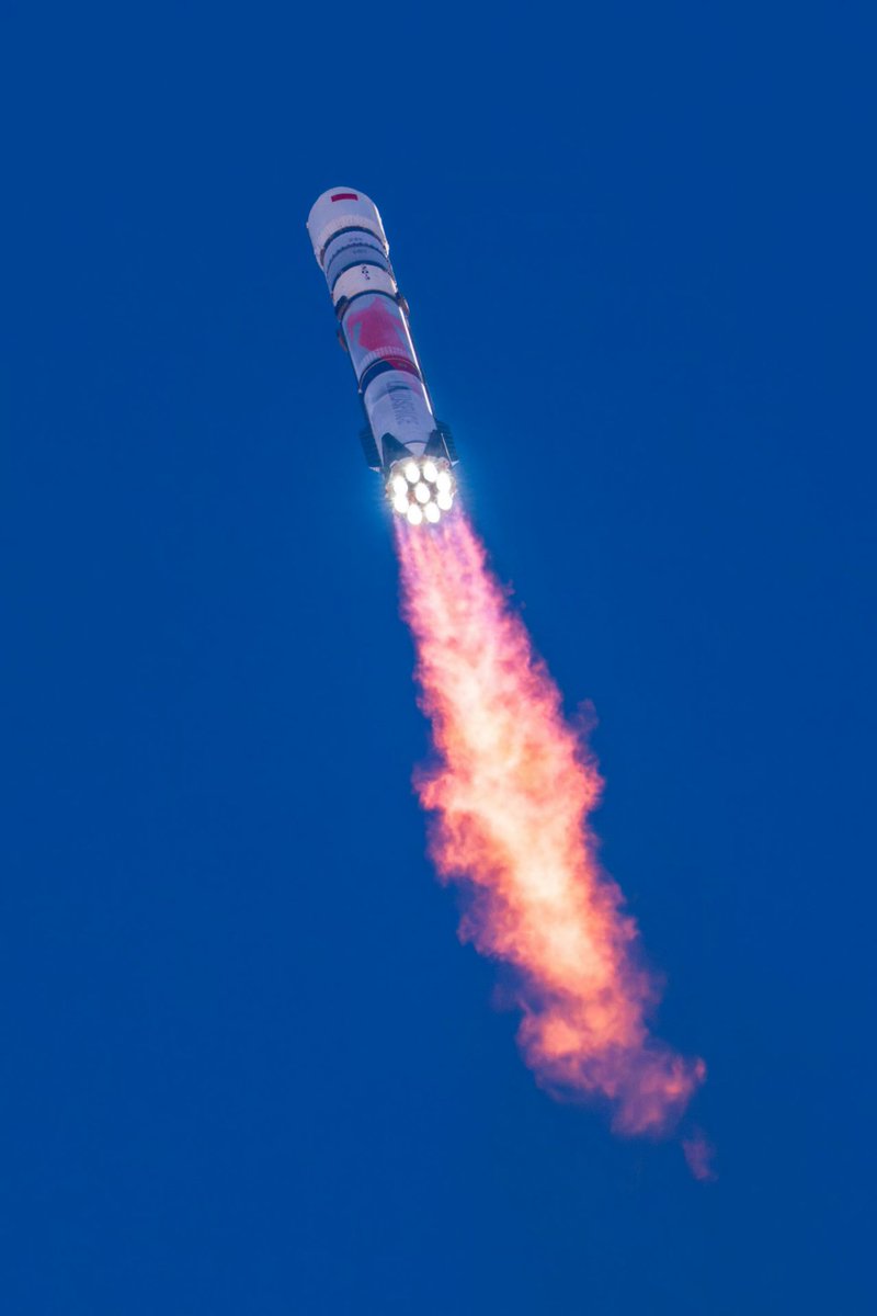 CodeHubX's tweet image. the hardest choices require the strongest wills 🚀