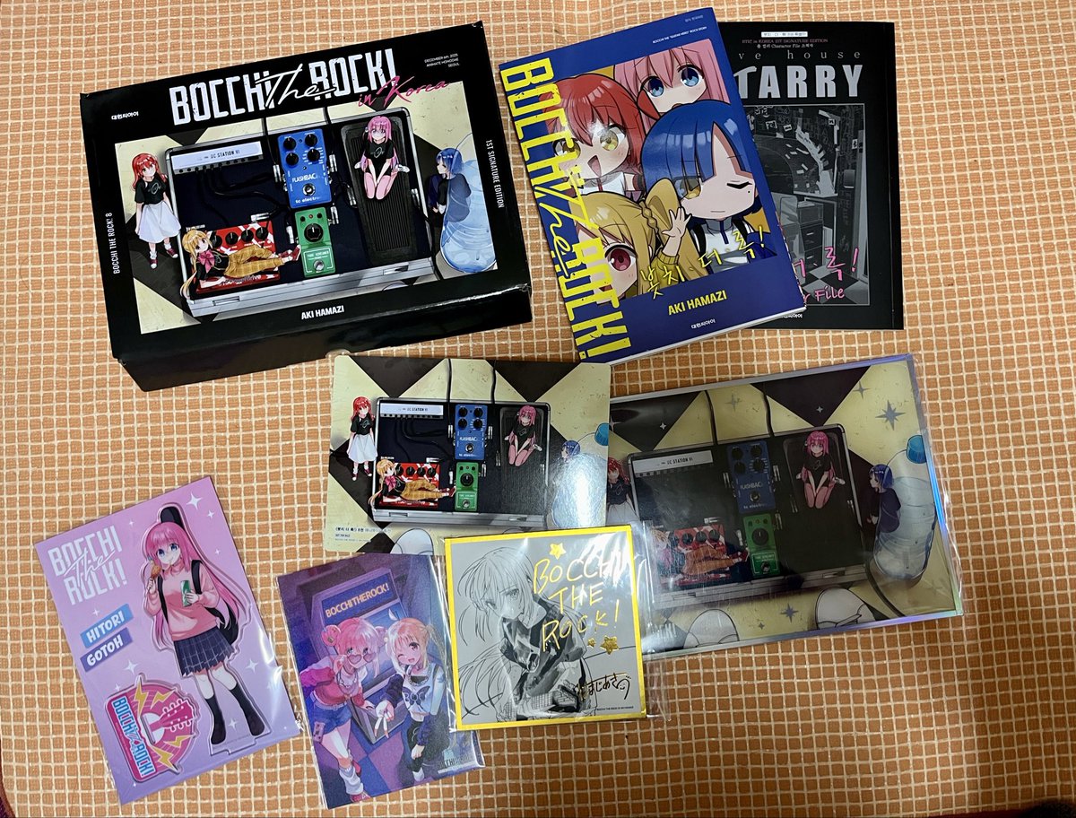 ぼっちざろっく8巻の韓国限定特別版(サイン会版)のやつ昨日届いてた