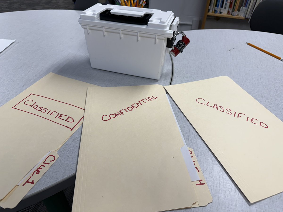 WesternTheSTEM's tweet photo. 🔍🎓 English 101 students took on a research escape room today! Five clue stations tested key research skills, each revealing a code letter. Teams cracked the final puzzle to unlock the Master Key—and a prize! 🔑📚
#EngagingLearning #ResearchReady https://t.co/JO7GZQiMrq