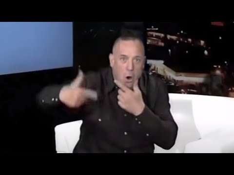 Heee me fumo un blon, soy tu ninja Kawasaki, hee detras del humo no se ve. Si no saben ni escribir. Las canciones de mierda existen por ustedes giles, no por nosotros.