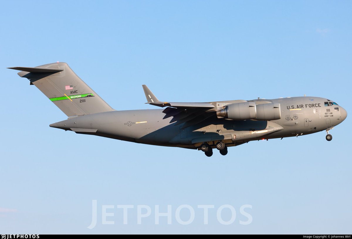 Arrest_Maduro's tweet image. 🇺🇲U.S. Air Force C-17A Globemaster III, reg. 02-1111, hex #AE117D, código de llamada RCH196, procedente de Travis AFB y con destino a Santo Domingo, República Dominicana🇩🇴. Tercer vuelo del día procedente de Travis AFB.