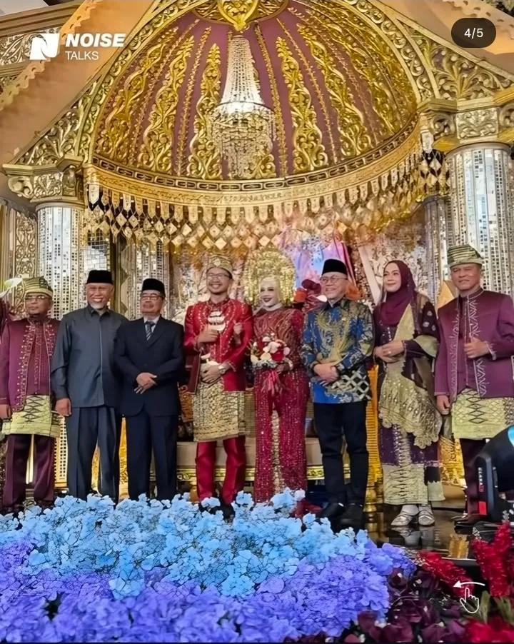 Ternyata konsepnya habis kondangan langsung pencitraan dan foto2 di lokasi bencana gitu ya?