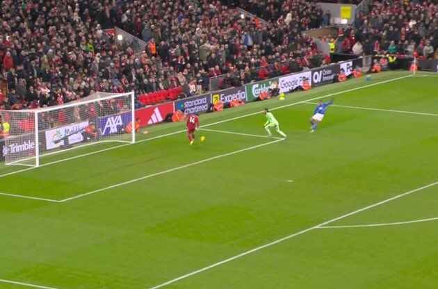 Arne Slot praised Federico Chiesa's heroic goal-line clearance against Sunderland, saying it was a symbol of his dedication and refusal to surrender. Chiesa's incredible block denied Wilson Isidor a goal and spared Liverpool from a potentially damaging defeat.