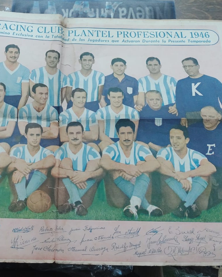 🤝Ayer por la tarde recibimos la donación de varios ejemplares de la Revista Racing que pertenecieron al socio Juan Carlos Latrecchiena.

💙Queremos agradecer a Carlos y Nora por su gesto y su amabilidad y a Sebastián Colucci, futbolista  <a href="/RacingIntegrado/">Racing Integrado</a>  por la gestión.