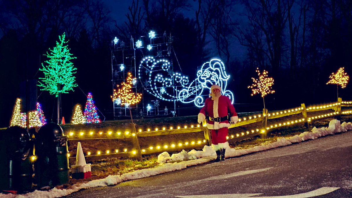 kevinfitz1's tweet image. Santa sighting at Holiday Lights at Gring’s Mill in #SpringTownship