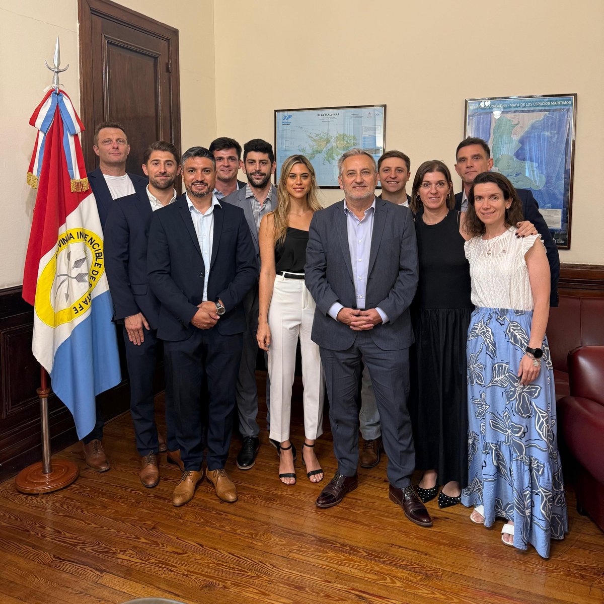 Las obras de infraestructura que necesitan la producción y el empleo no pueden esperar más y son pilares fundamentales para el desarrollo del país.

Ese fue el eje del encuentro junto a jóvenes empresarios y referentes del sector de la construcción nucleados en <a href="/camarcojoven/">camarcojoven</a>.