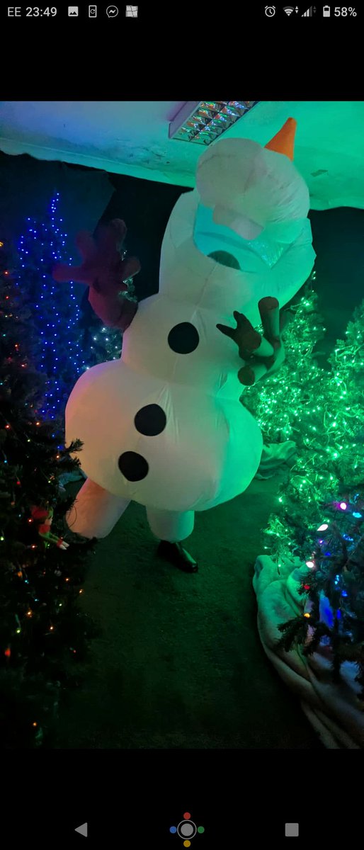 alvinsimonds's tweet photo. Olaf the snowman ☃️ getting in to the Xmas spirit ⛄🎄🎁😀👍 https://t.co/BhKkseGcx6