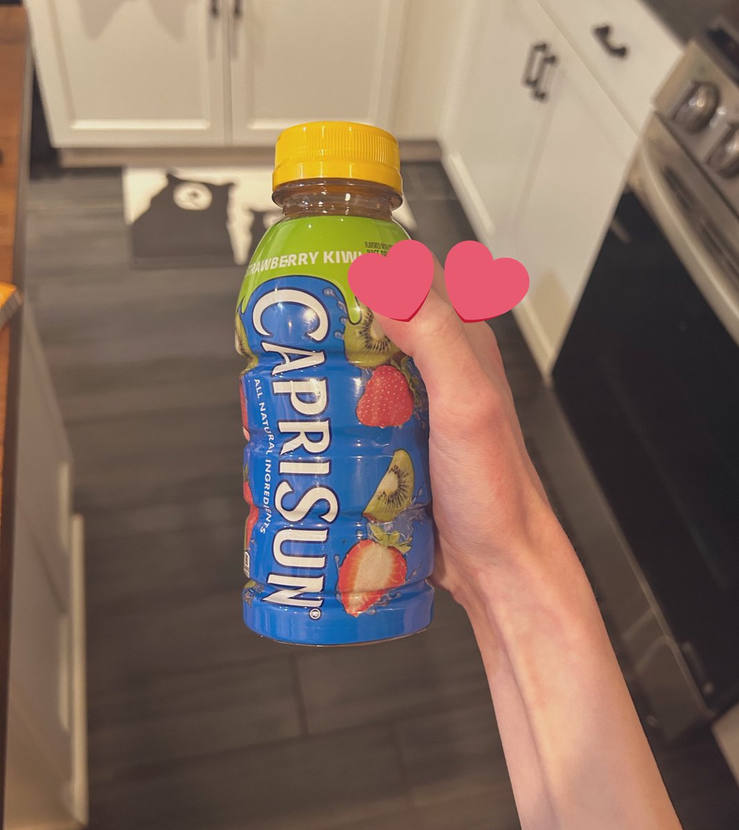 Lylylimia's tweet photo. Tw// underage drinking
Gisuyd im sooo fuckuenf up rn https://t.co/76fAqEoaSp