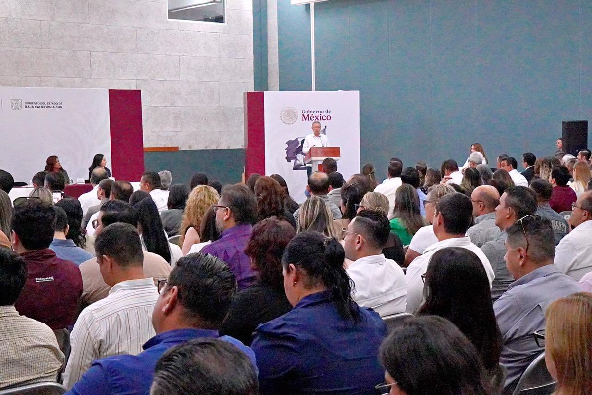 ArturoZaldivarL's tweet photo. Gran jornada en la Audiencia Pública de hoy en La Paz, Baja California Sur.

Gracias al gobernador @VictorCastroCos por su hospitalidad y a todas y todos quienes participaron con tanto entusiasmo en este ejercicio.

La energía de la gente impulsa esta #ReformaElectoral. https://t.co/NK56UGEoRs
