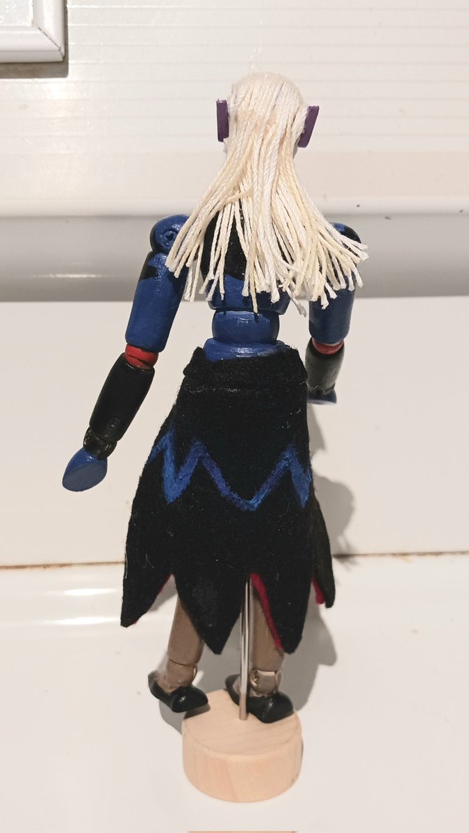 deepestuniverse's tweet photo. You guys know of those mannequin dolls that artists can use as drawing references? I decided to turn one into a #Lotor action figure! @AJLoCascio #Voltron #VLD #VoltronLegendaryDefender https://t.co/V6UIsQWOmZ