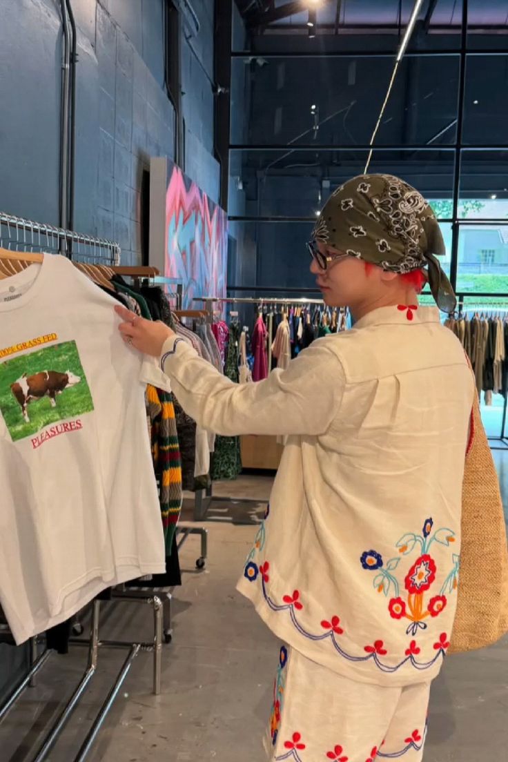 5HINee_Chile's tweet photo. me dicen x interno que Key estaría en el MUT comprando ropa, se dirige en este instante a la tienda JOIA 

#UncannyValley_InChile
#CHILExKEYLAND
#Keyland_InChile
 #ChileNeedsKeyland https://t.co/ymb1bxLpN4