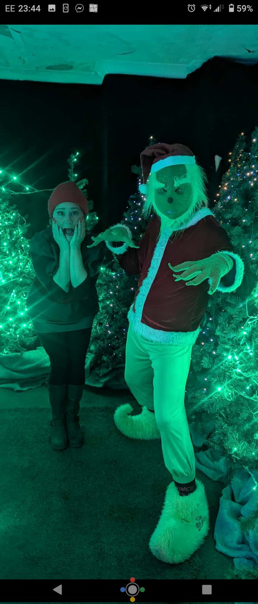 alvinsimonds's tweet photo. The Grinch met Santa and elves in the grotto 😀👍 https://t.co/rHUnXJwXW3