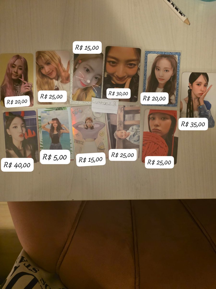 luhhxz3's tweet photo. Vendo / venda SET - nayeon diaba e amigas 
— R$ 255,00 o set
— não vendo separado 
— posso negociar os valores 
— preço de cada um na imagem 
—  se abrir ceg, me avise
— frete calculado por superfrete 
— o set só será vendido se todos os cards forem comprados https://t.co/zFayW0mLoZ