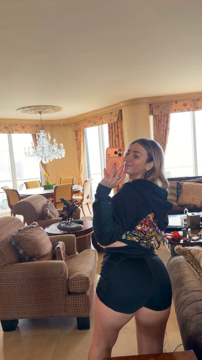 coopsnicoops's tweet image. If you see me in Miami, there will be signs. 😏