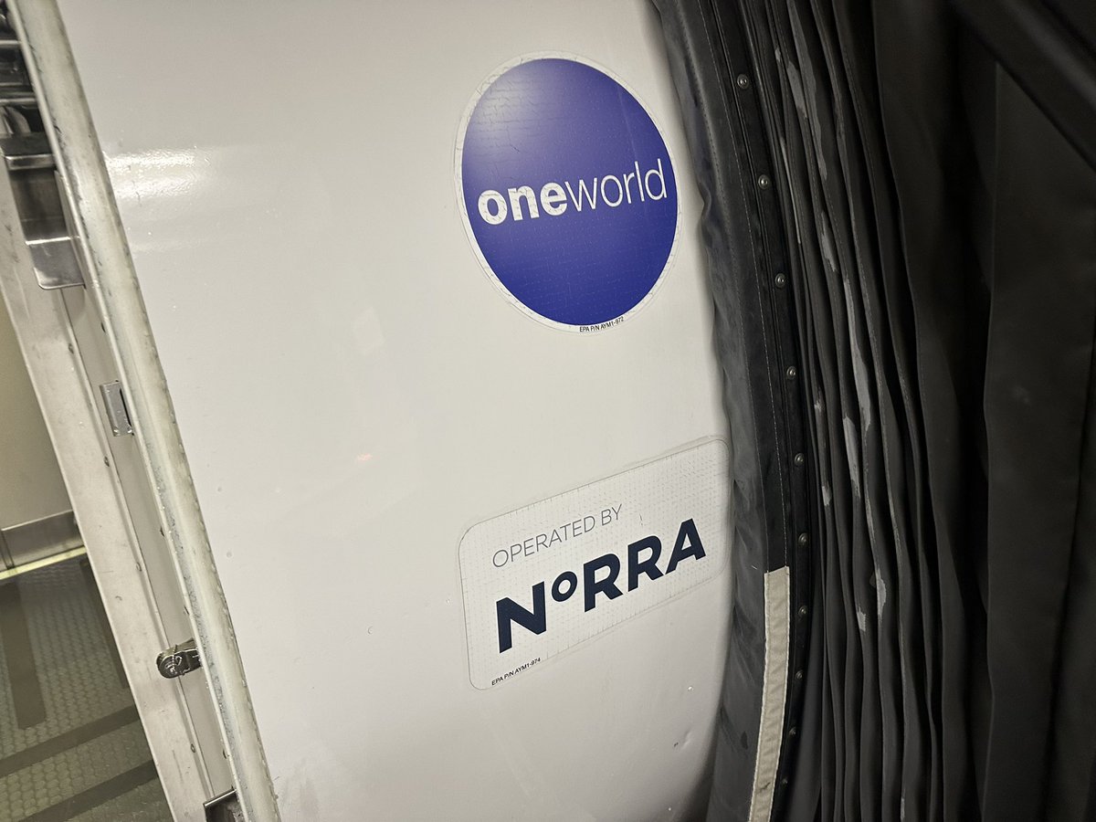 TodaysFlight's tweet photo. #AY919 from #HEL to #OSL, operated by Nordic Regional Airlines - N°RRA. Delayed departure, early arrival. Yet enough time for a proper warm meal. And another outstanding cabin crew. Great #paxex! #EMB190 #norra #avgeek https://t.co/5oYZEI6Wa0