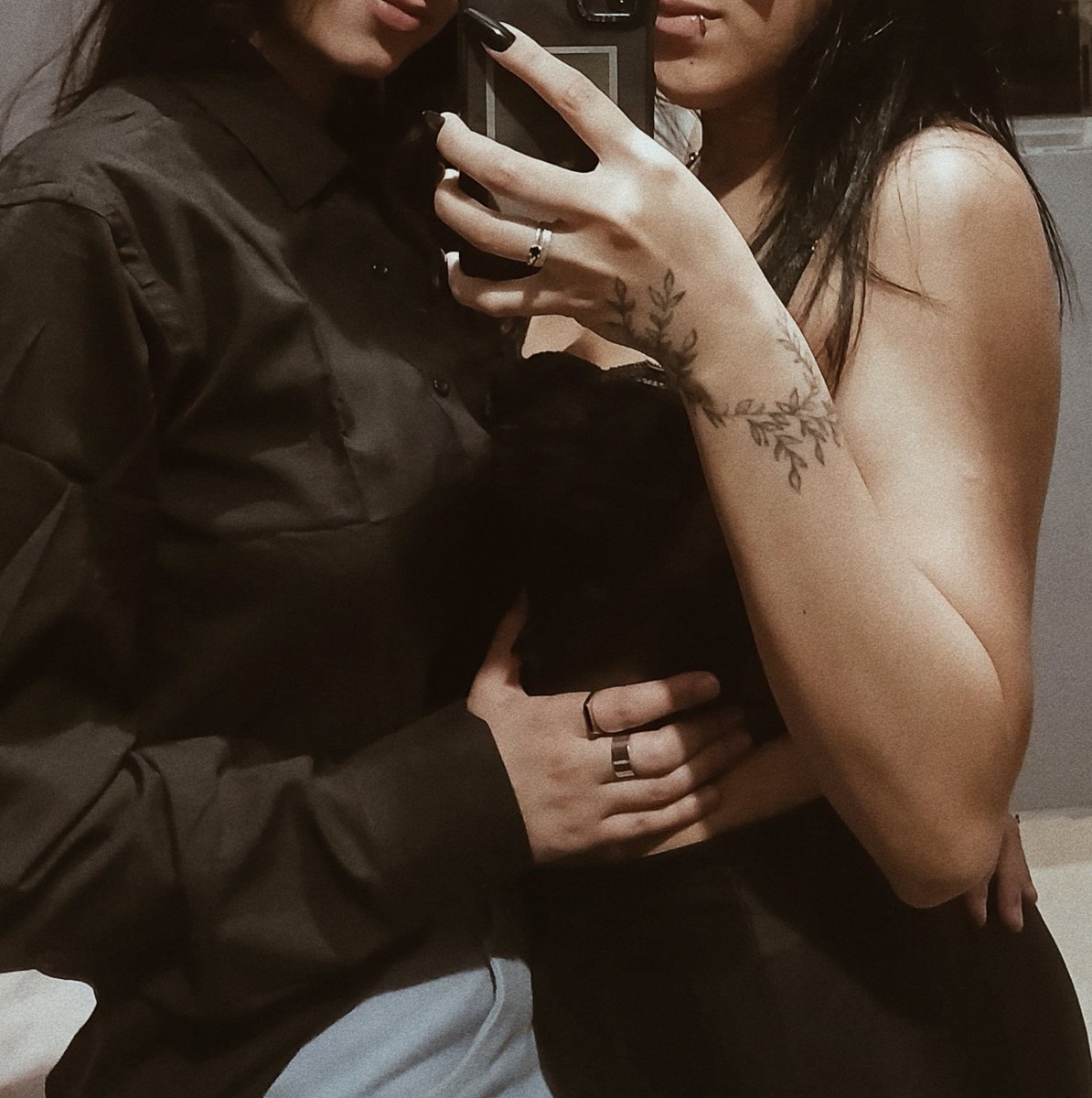 i2fayee's tweet image. wanna be yours.💜