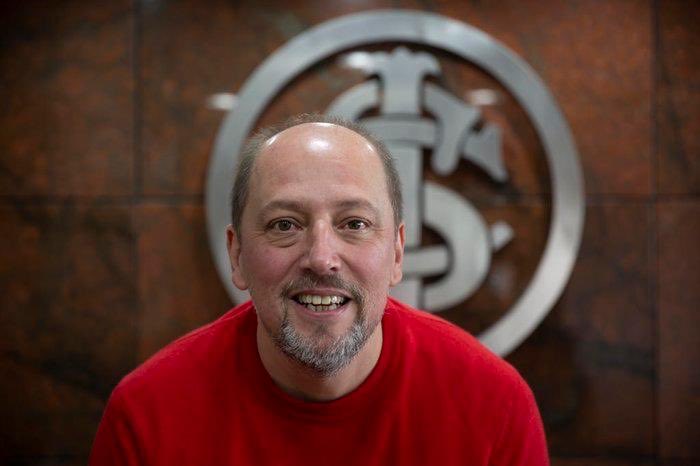ultimasinter's tweet photo. O maior gremista da história.

FUDEU, ARROMBOU, DESTRUIU, LIQUIDOU o próprio clube.

Vai deixar entregue às graças. https://t.co/IBvz1nPcgF