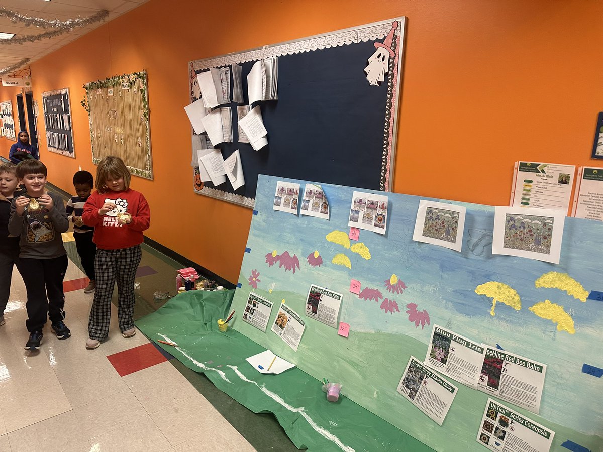 STEMbieda's tweet image. Our first graders are deep in their PBL with @KSulchek —investigating which flowers attract pollinators and designing a mural to show what we should plant based on height. 🌼🐝 Seeing them use science, art, and data to guide our garden choices is pure magic! 🌱🎨 @APS_SPARK…