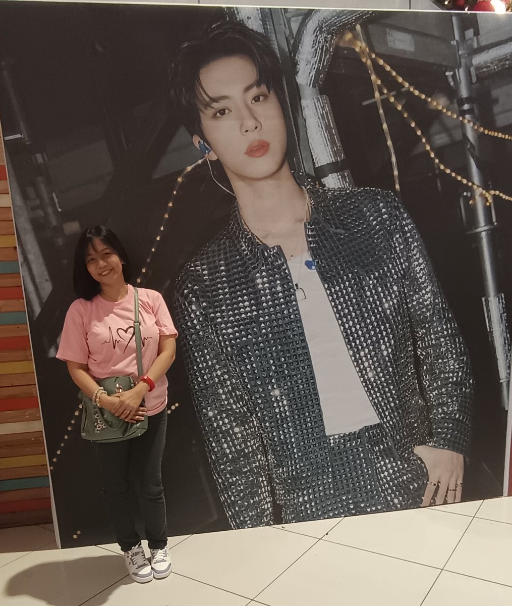 joyceroanne's tweet photo. Happy Birthday WWH 💜🎂🥳
#HAPPYJINDAY
#HappyBirthdayJin https://t.co/g7zvRsw7Mc