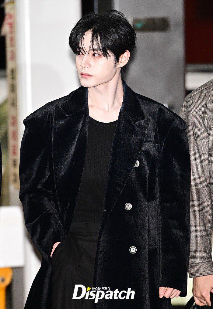 woondeongies's tweet photo. Please give a reaction and share  to the article to welcome back jiwoong's actor era 😊😊😊

https://t.co/fJlxJlPFxk https://t.co/Lp3e3qGRWe
