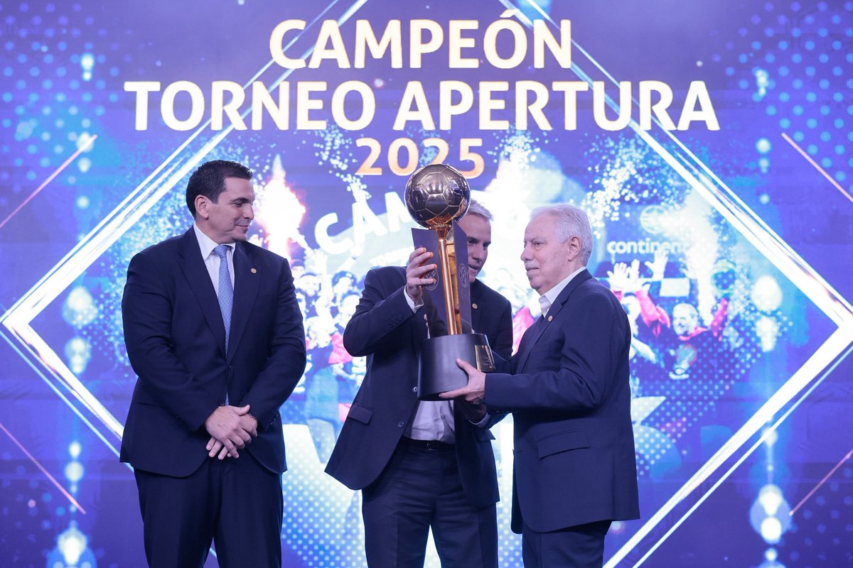 El Club Libertad (<a href="/Libertad_Guma/">Club Libertad</a>) fue reconocido por la obtención del #AperturaAPF2025 🏆 en la gran gala de los #PremiosDePrimeraAPF ⭐ 2025.  

¡Felicitaciones por un nuevo título, Gumarelo! 🏁