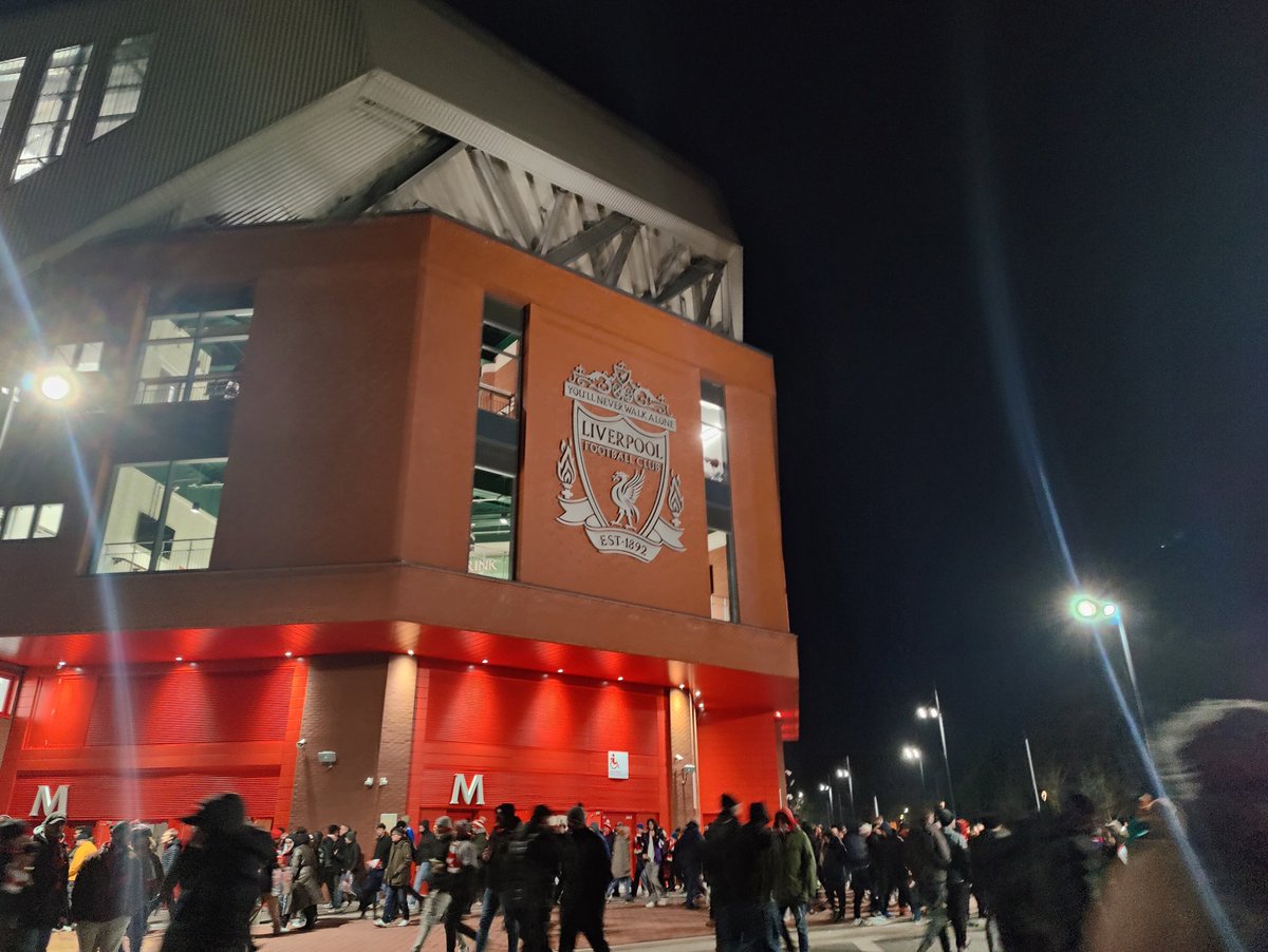 Weren't perfect tonight, still lacking a bit of attacking prowess and the goal ultimately comes from a mistake from the captain again. But we stick to it and get level. Given the context of current form we come out with an acceptable draw. Still needs work reds. #LFC #LIVSUN